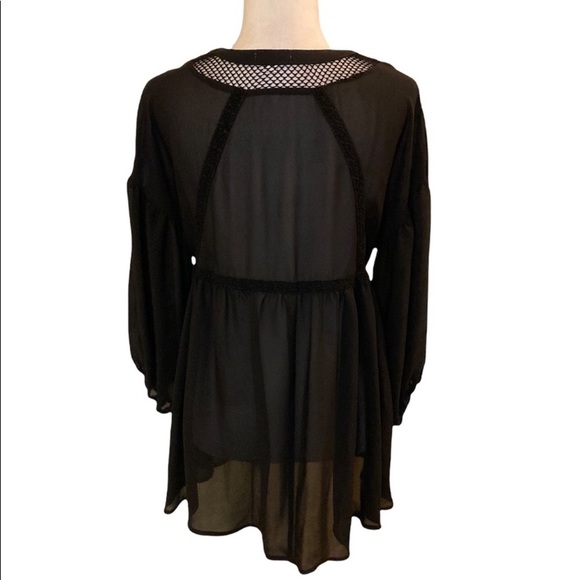 Umgee sheer lace up top - Picture 2 of 4